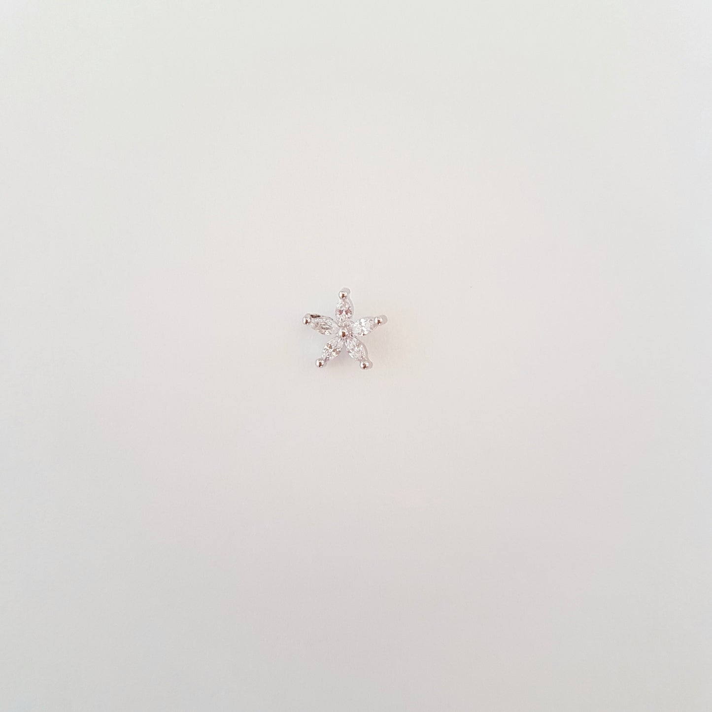 FLOWER CRYSTAL STUD