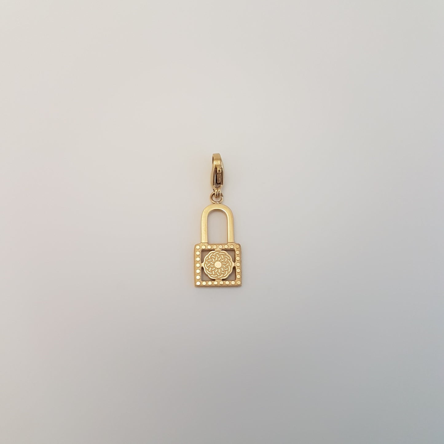 CLIP LUCKY LOCKER