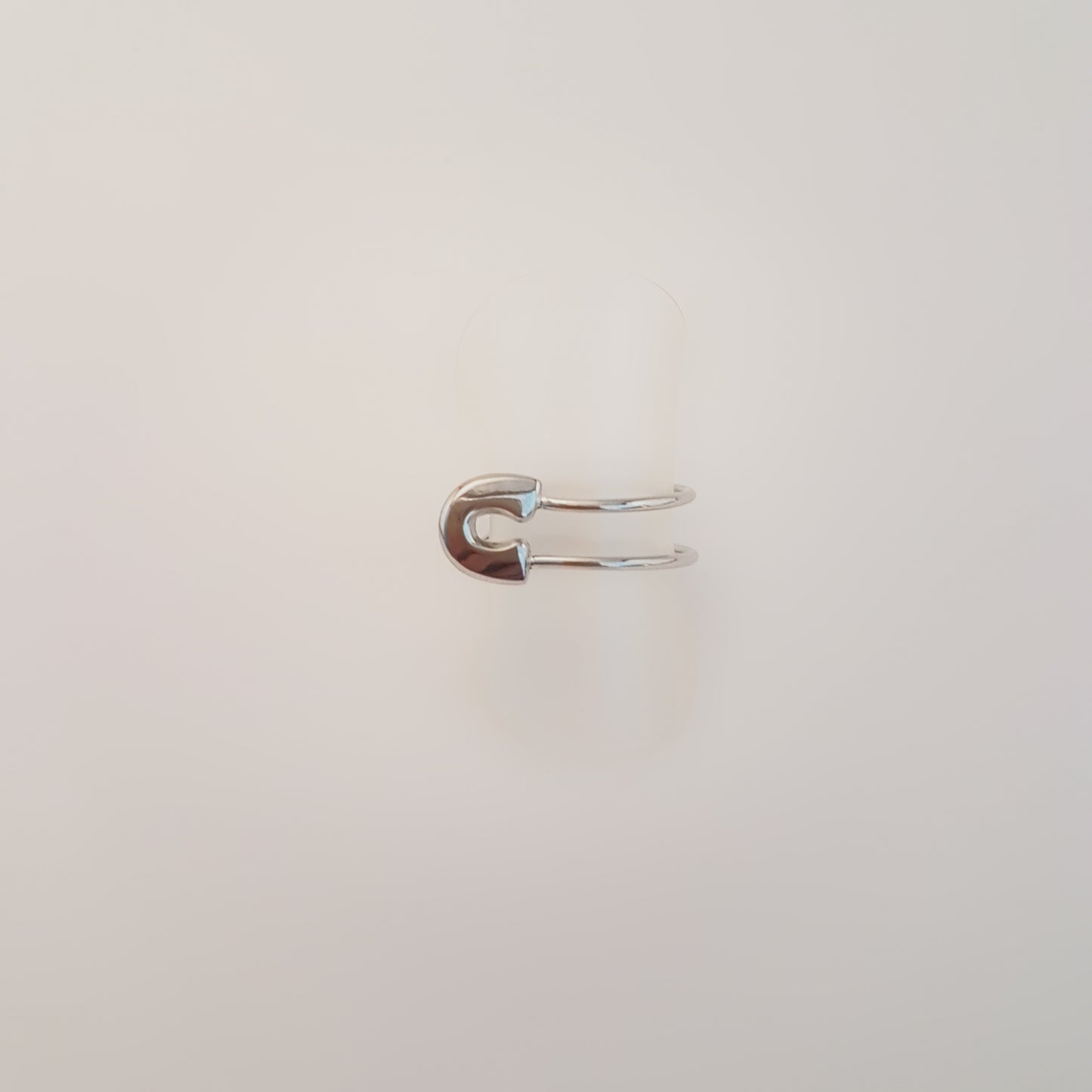 SAFETY PIN RING