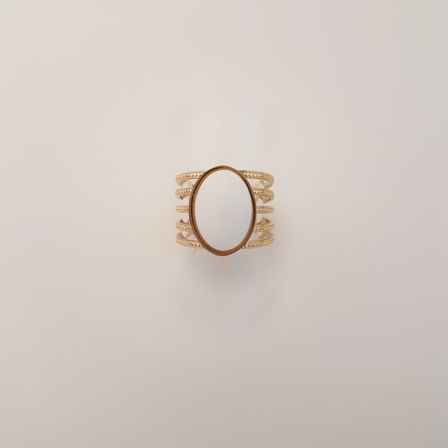 GUSTAVIA RING