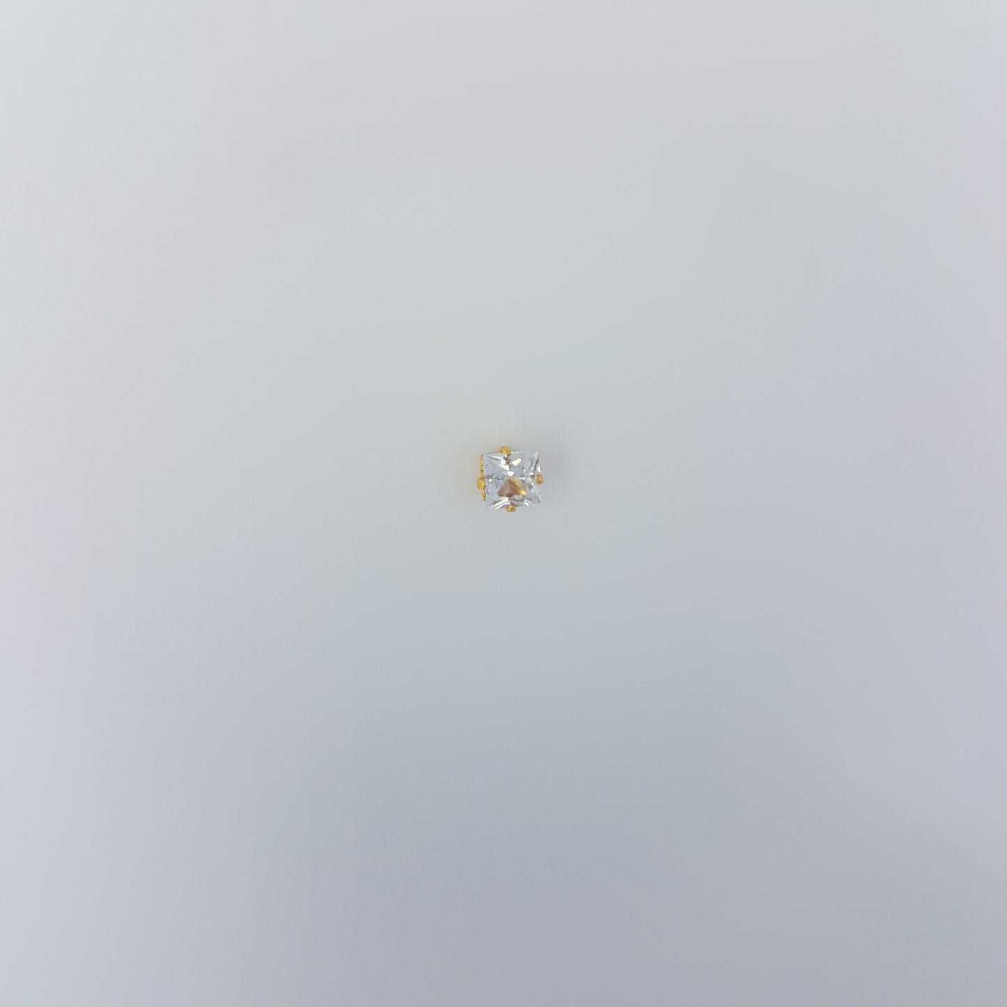SQUARE DIAMOND STUD EARRING