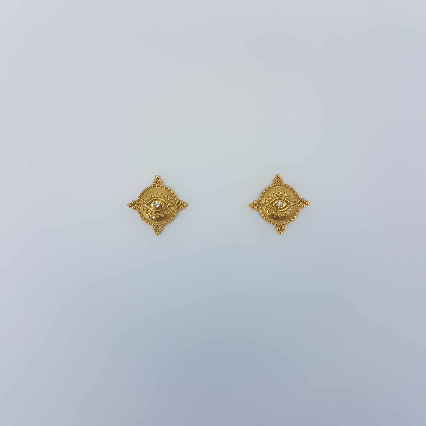 ARI EYE EARRINGS