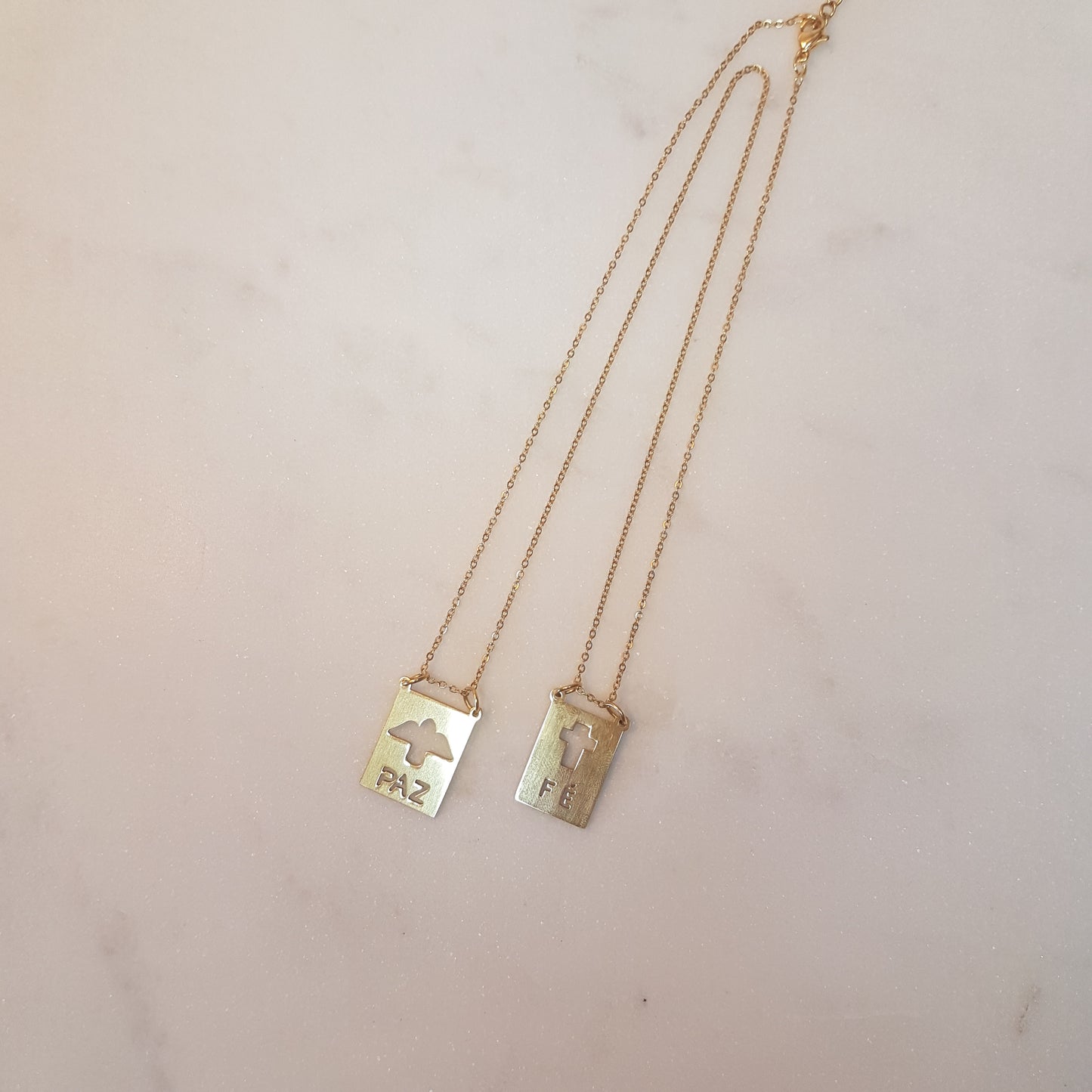 SCAPULAR NECKLACE