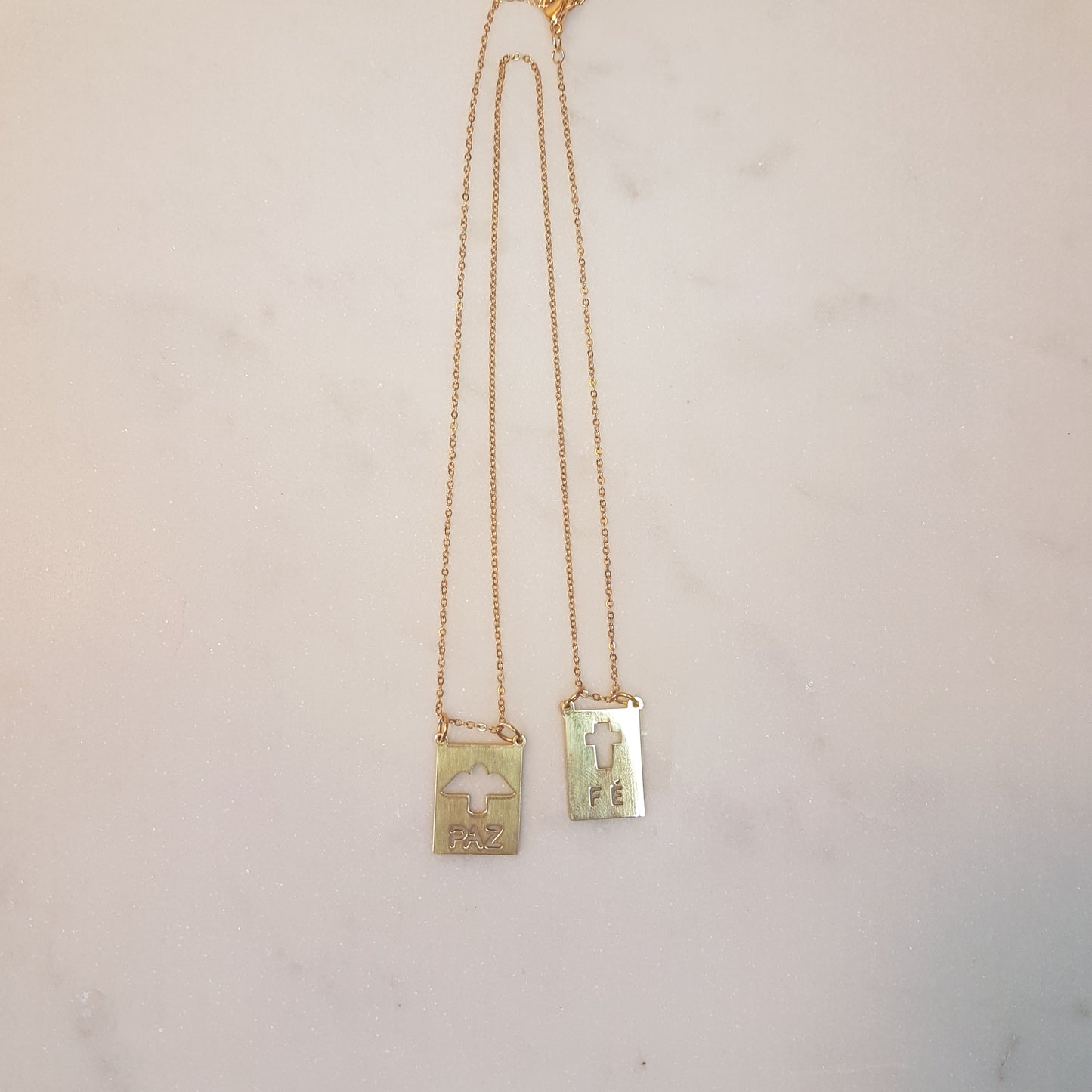 SCAPULAR NECKLACE