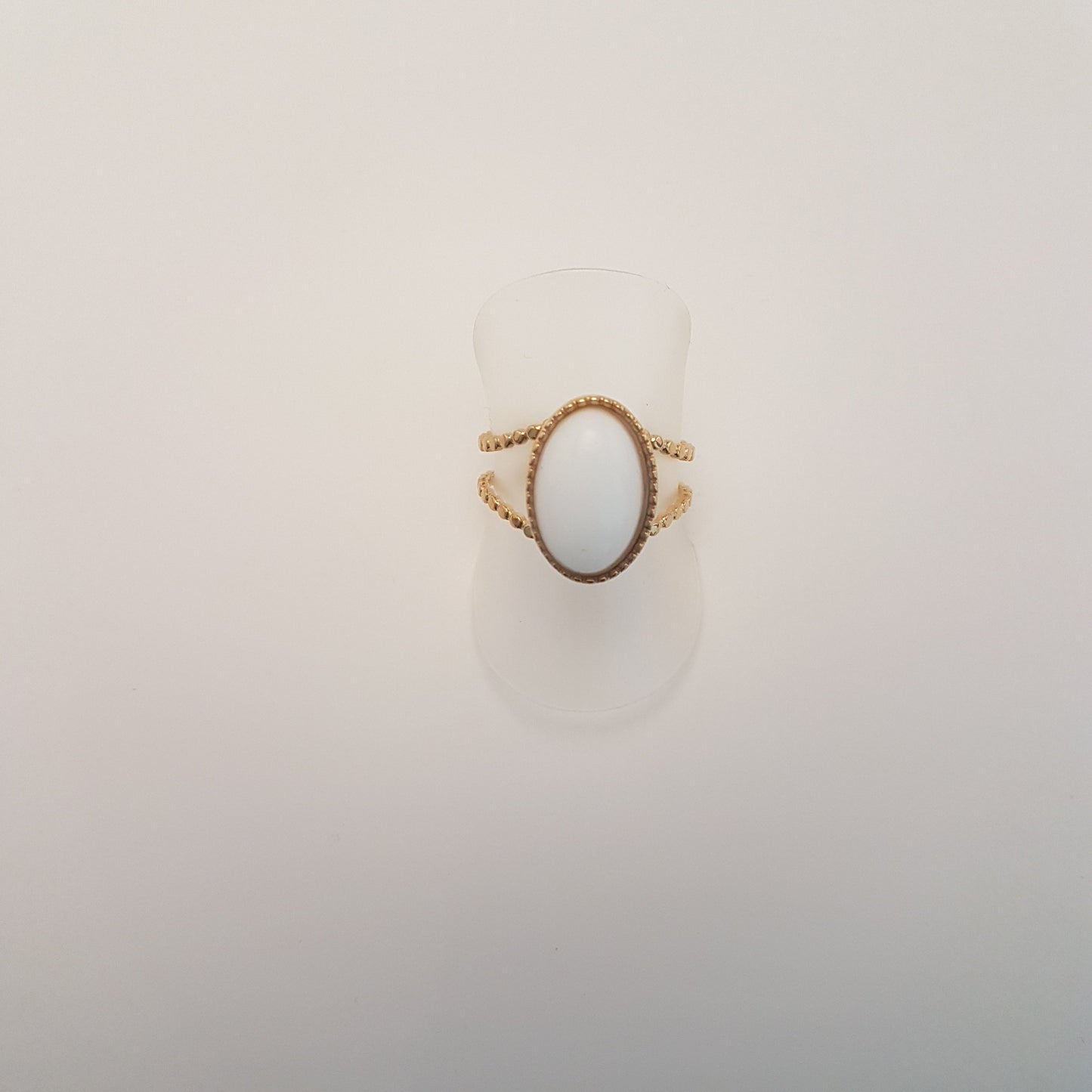 adjustable ring with white agate stone