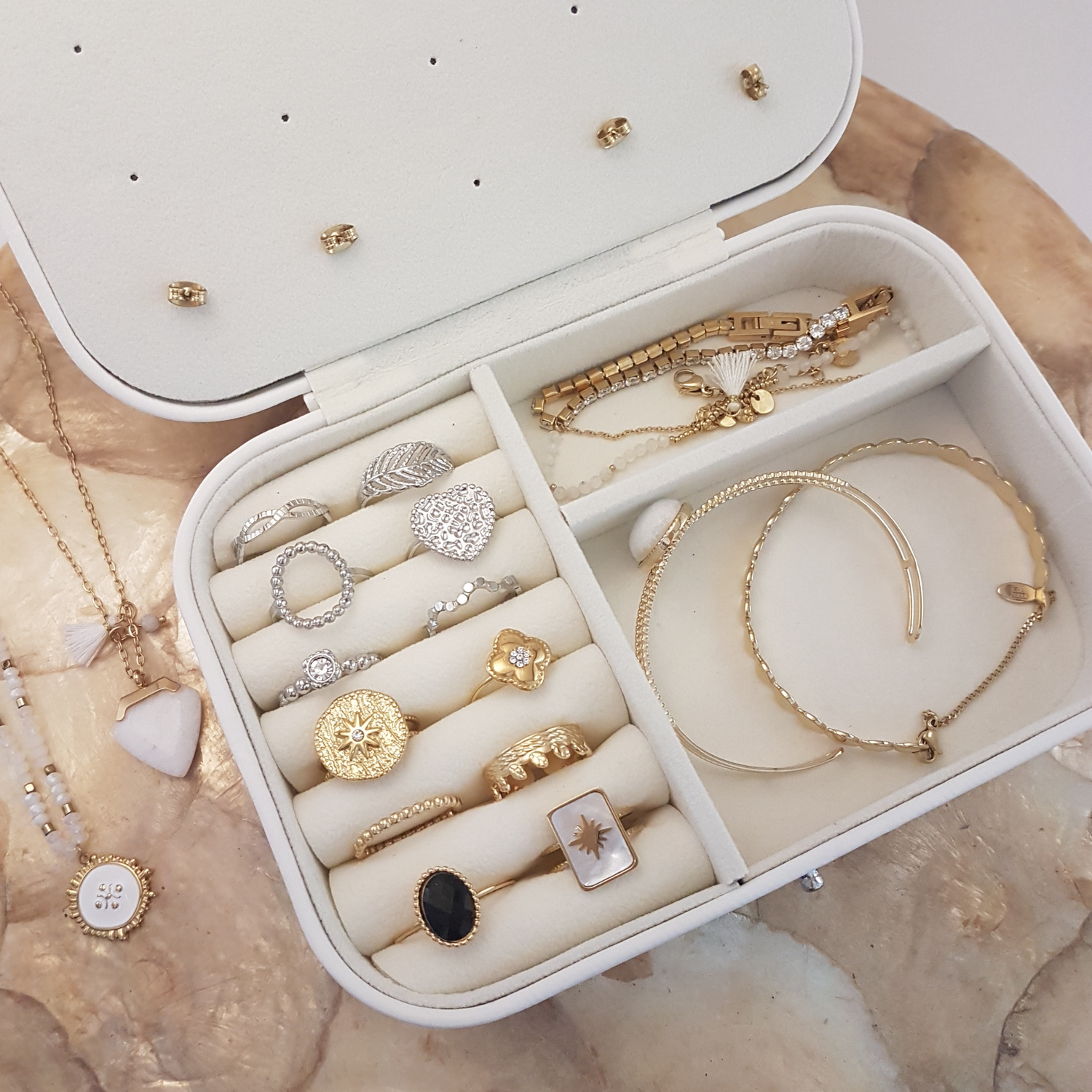 ACCESSORIES